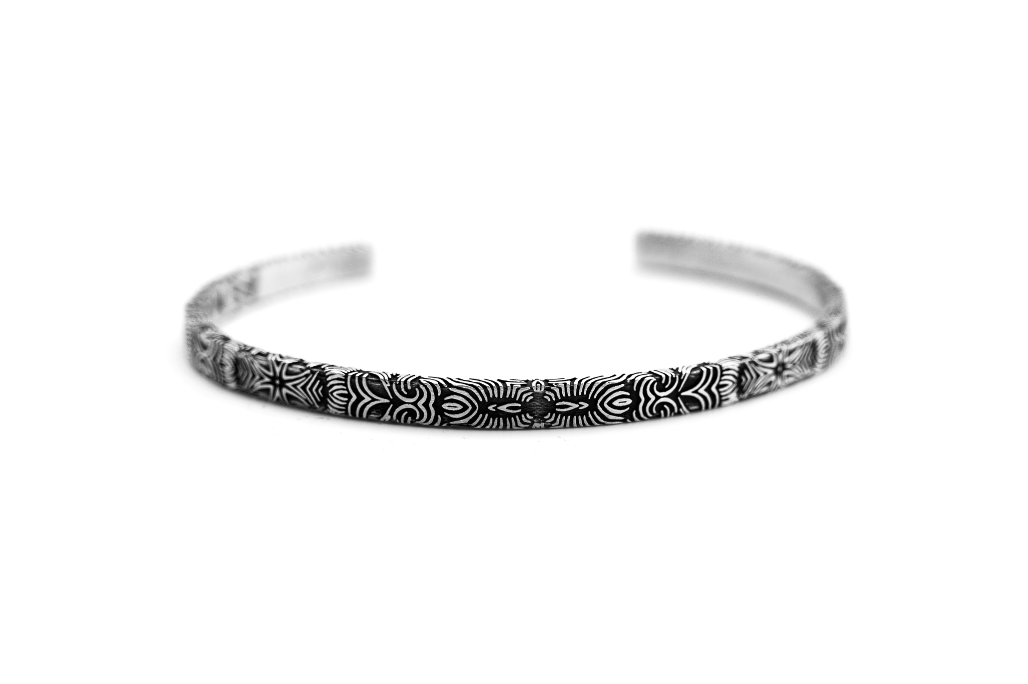 BLACK CUFF
