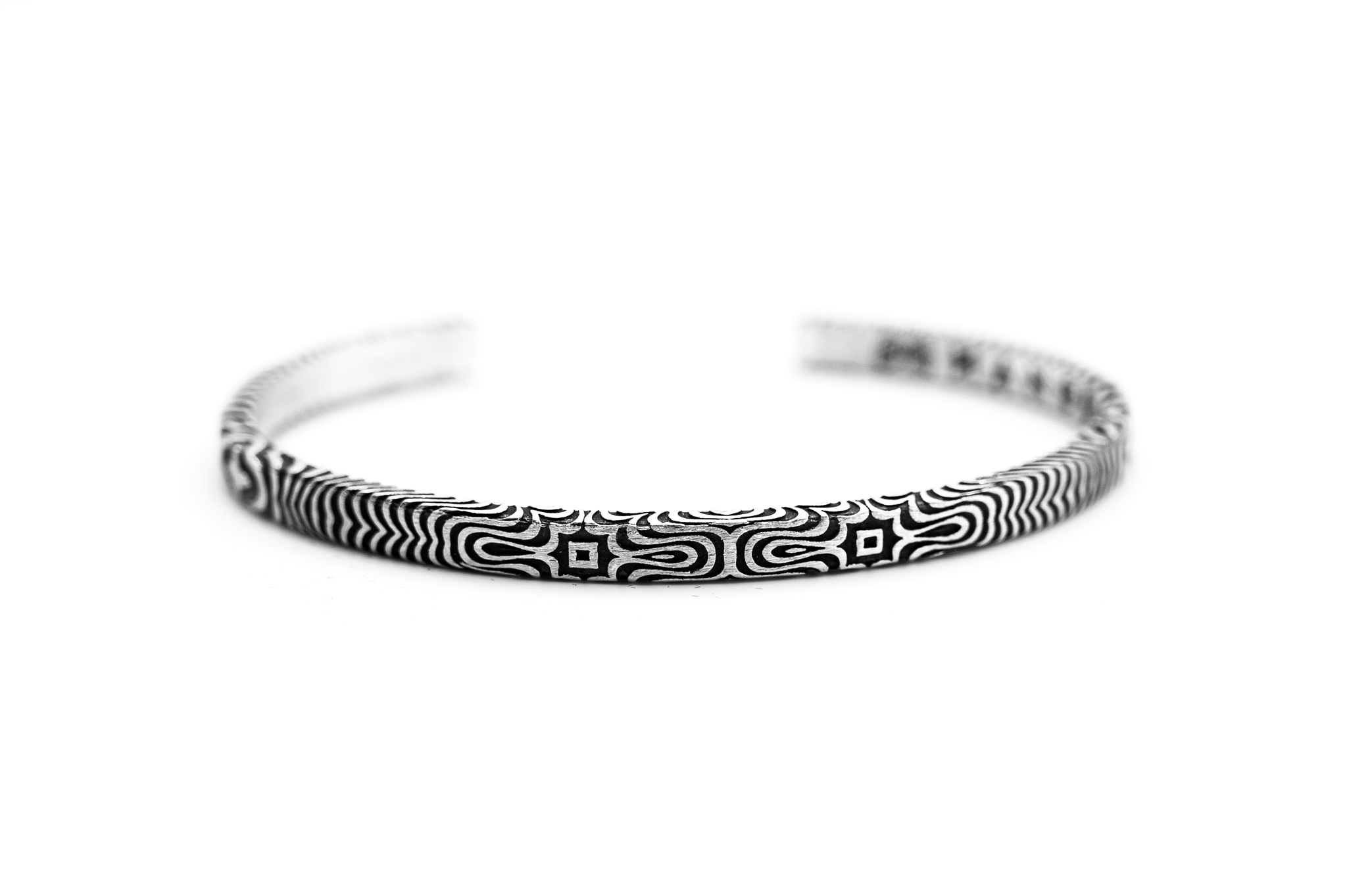 SYMMETRY CUFF