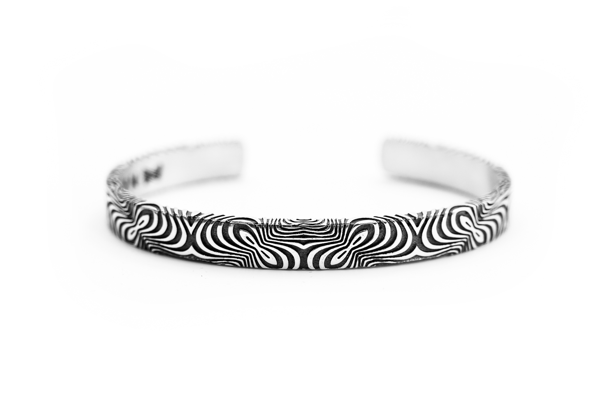 WAVE CUFF