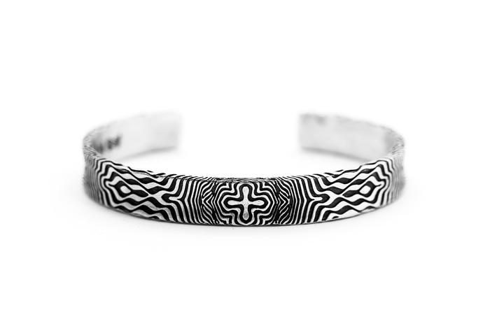 CROSS CUFF